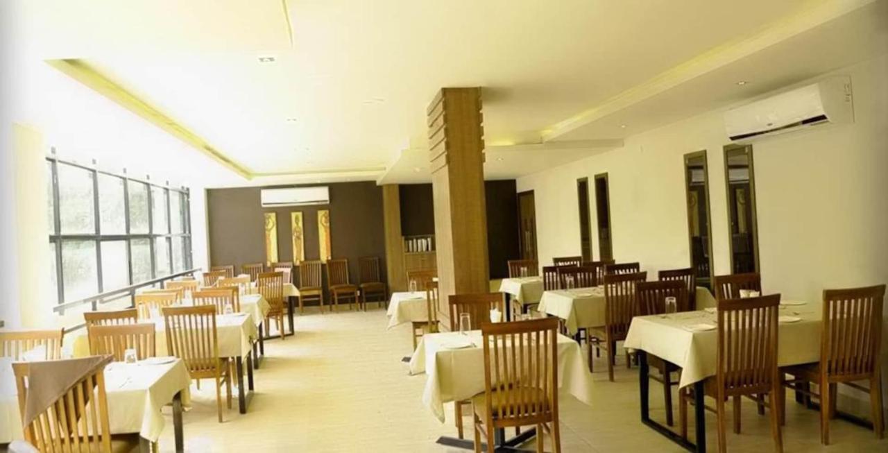 Hotel Monarch Calicut Eksteriør billede