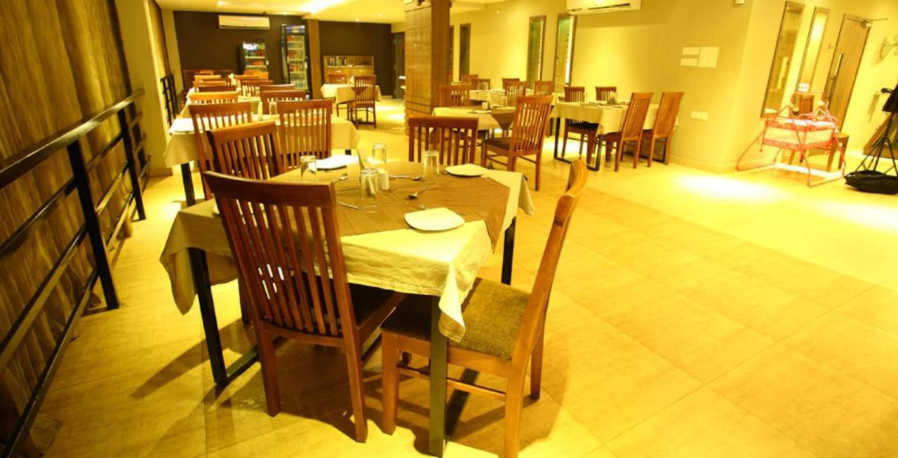 Hotel Monarch Calicut Eksteriør billede